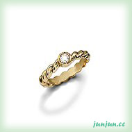Twist Ring Gold Diamond